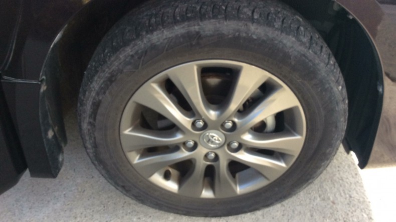 タイヤホイール前