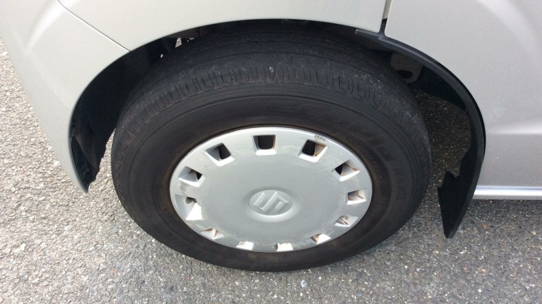 タイヤホイール前