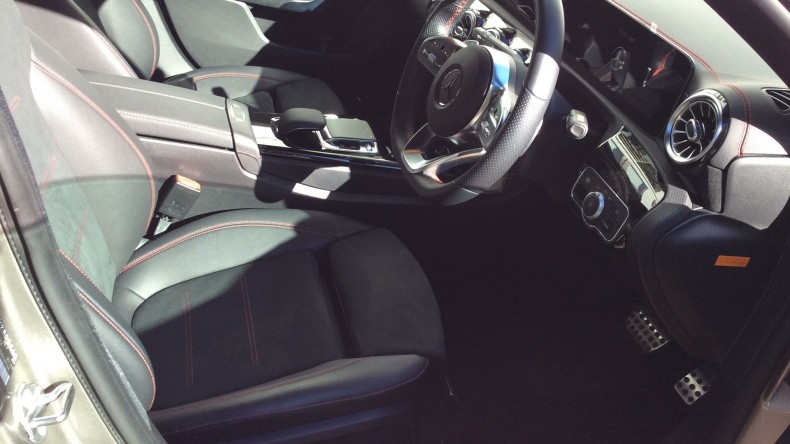 内装前方シート