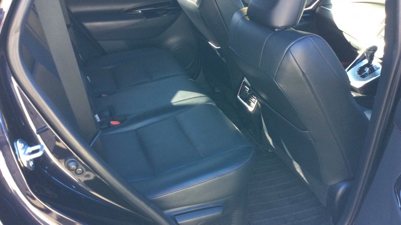 内装後方シート