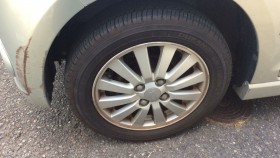 タイヤホイール前