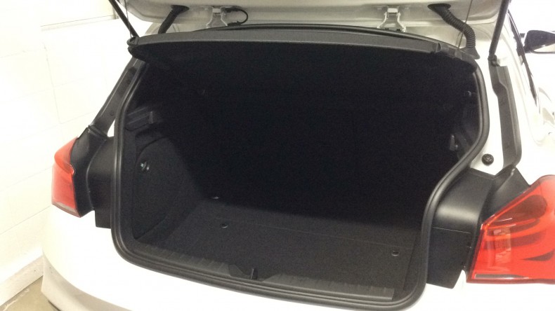 内装トランク
