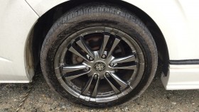 タイヤホイール前