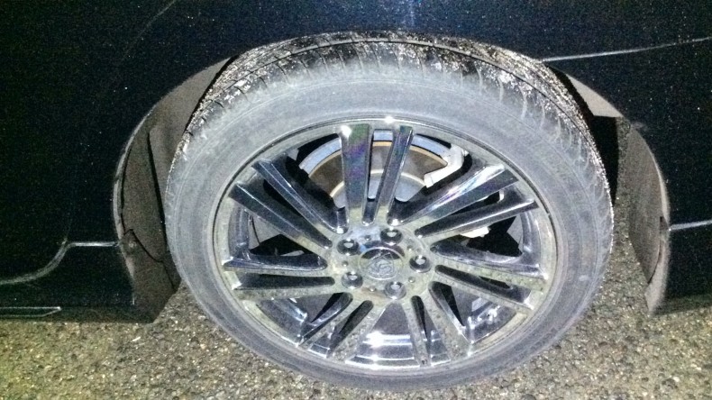 タイヤホイール前