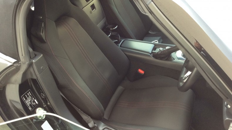 内装後方シート