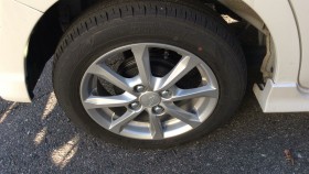 タイヤホイール前