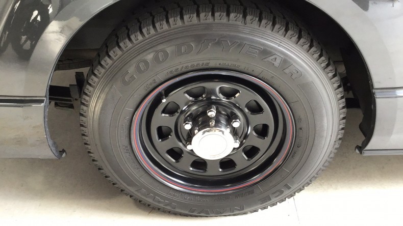 タイヤホイール前