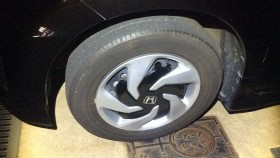 タイヤホイール前