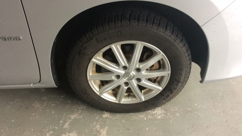 タイヤホイール前