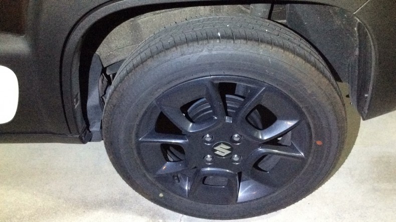 タイヤホイール前