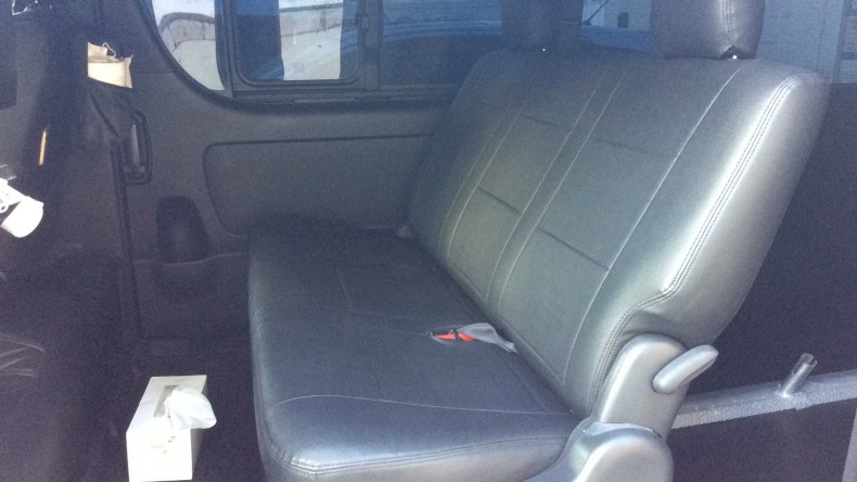 内装後方シート