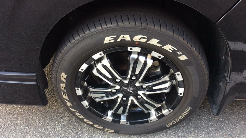 タイヤホイール前