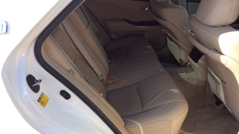 内装後方シート