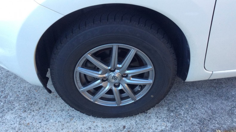 タイヤホイール前