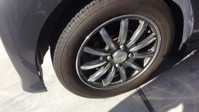 タイヤホイール前