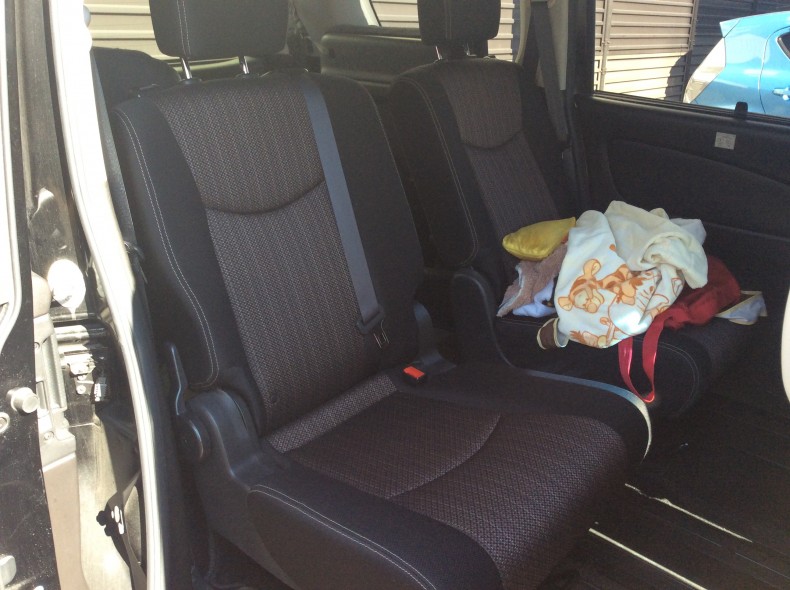 内装後方シート