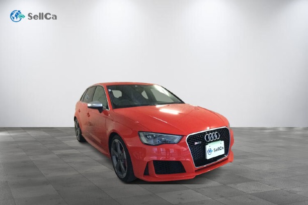 アウディ　ＲＳ３スポーツバックの車種サムネイル画像