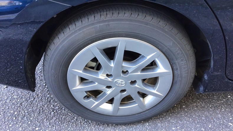 タイヤホイール前