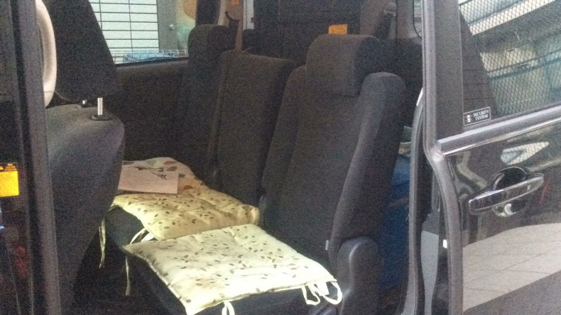 内装後方シート