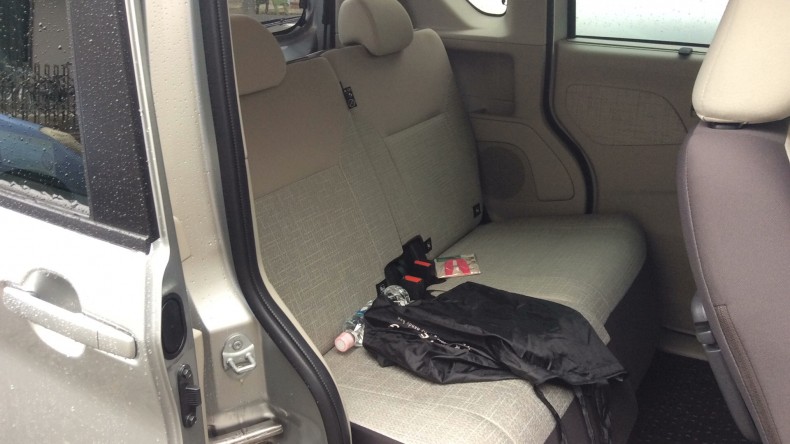 内装後方シート