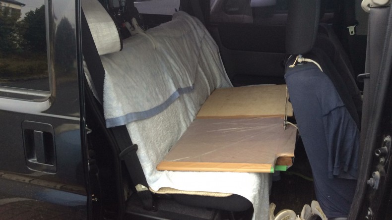 内装後方シート