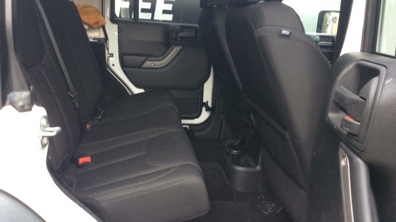 内装後方シート