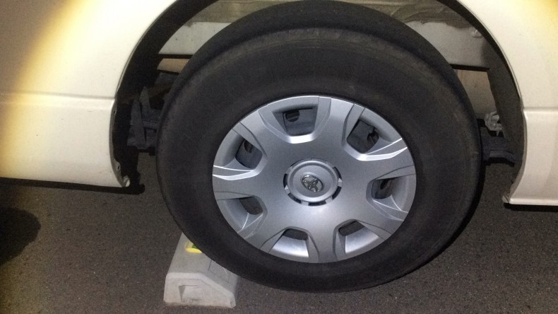 タイヤホイール前