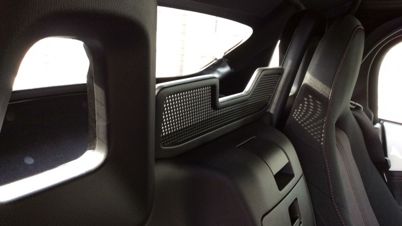 内装後方シート