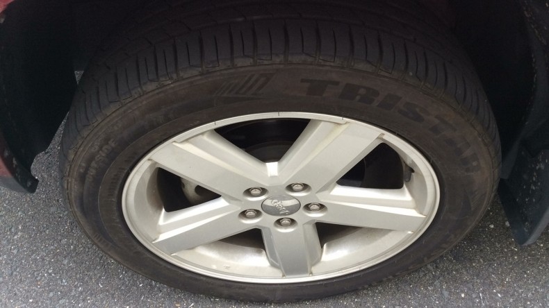 タイヤホイール前