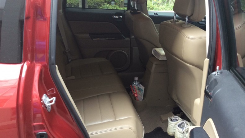 内装後方シート