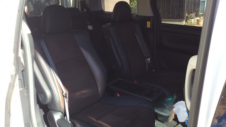 内装後方シート