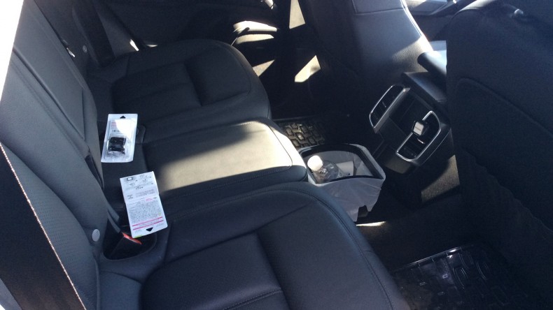 内装後方シート