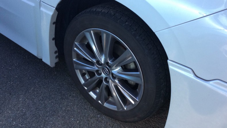 タイヤホイール前