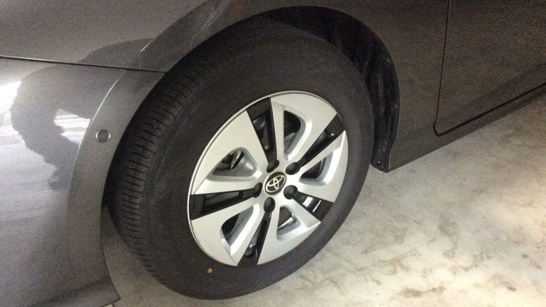 タイヤホイール前