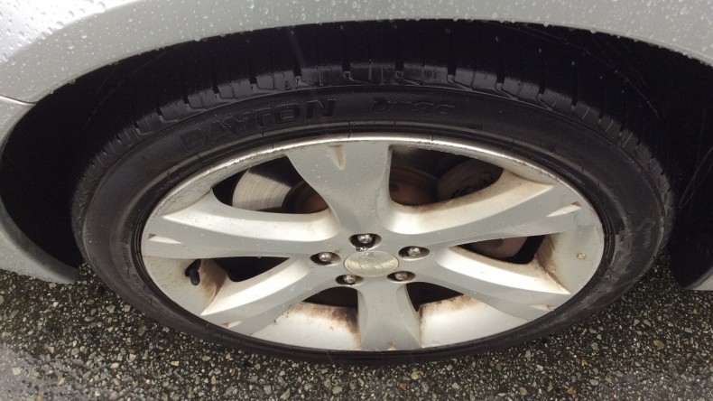 タイヤホイール前