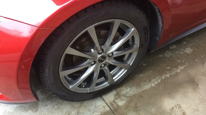 タイヤホイール前