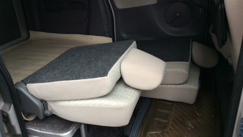 内装後方シート