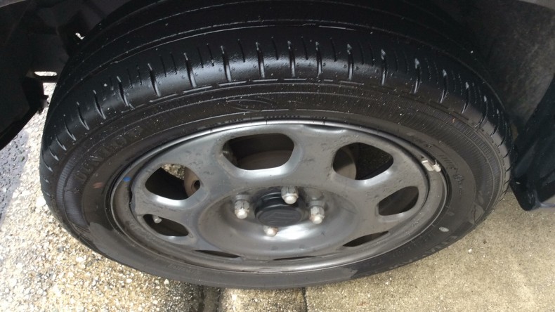 タイヤホイール前