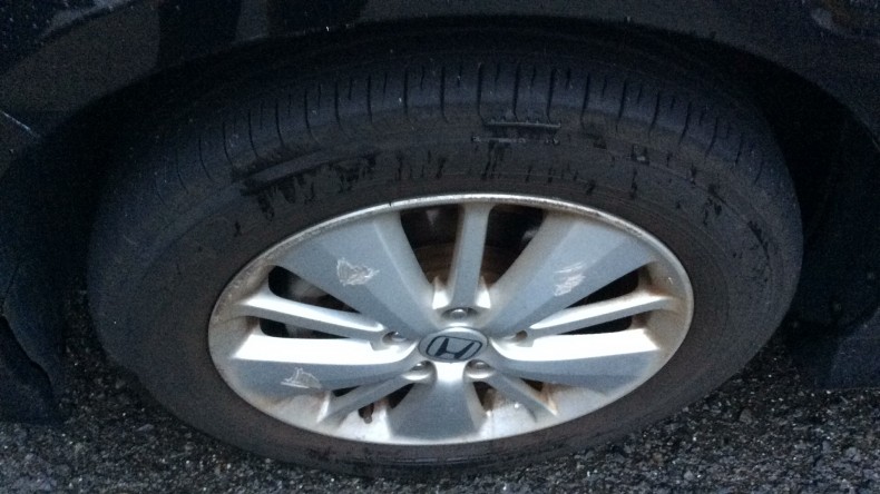 タイヤホイール前