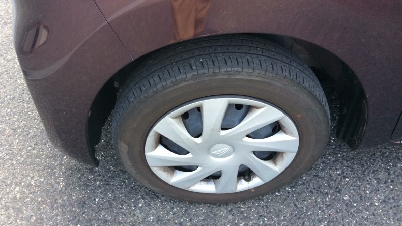 タイヤホイール前