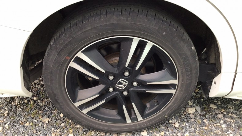 タイヤホイール前