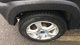 タイヤホイール前