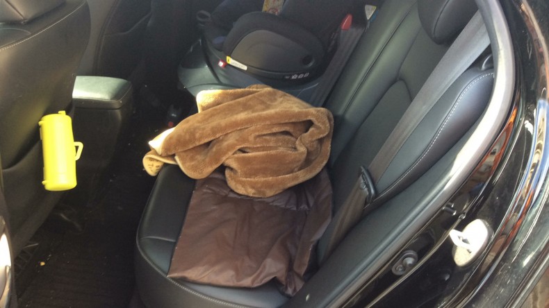 内装後方シート