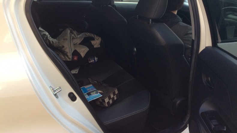 内装後方シート