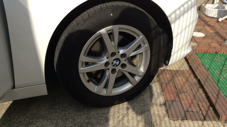 タイヤホイール前