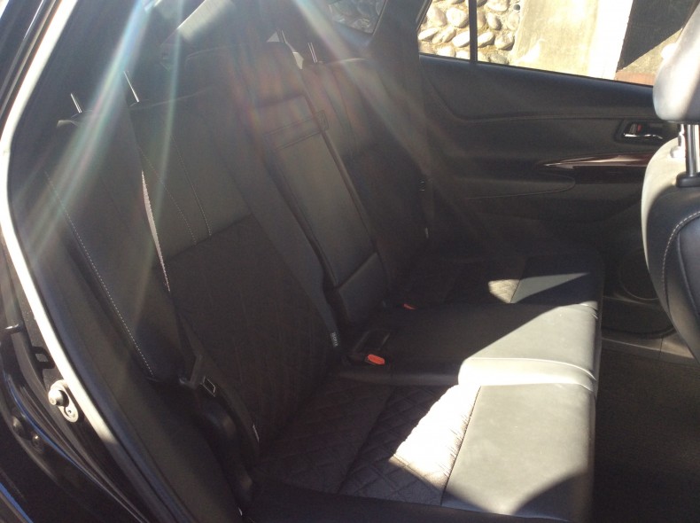 内装後方シート