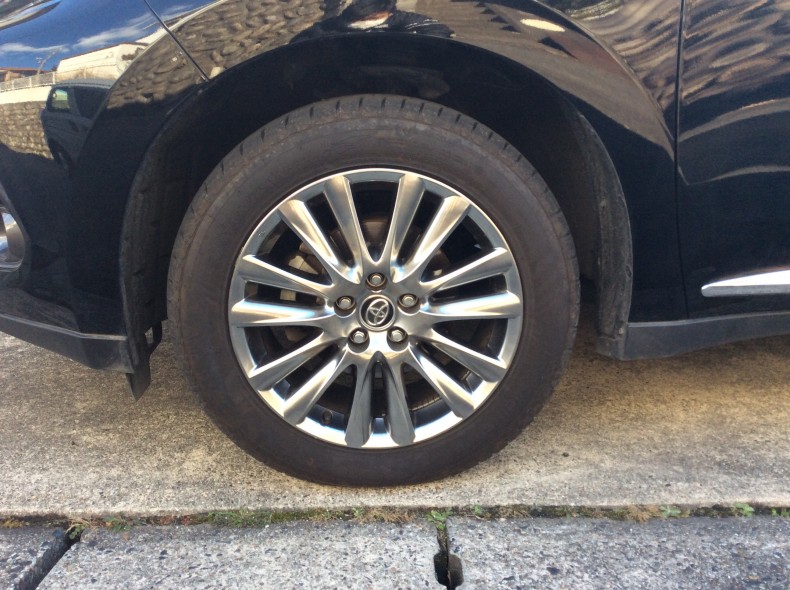 タイヤホイール前