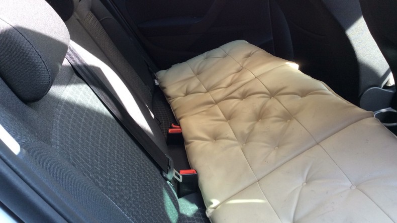 内装後方シート