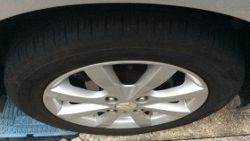 タイヤホイール前