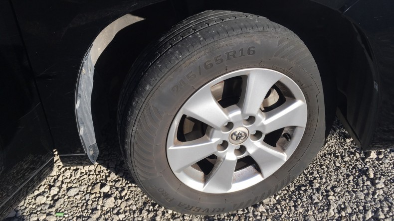 タイヤホイール前